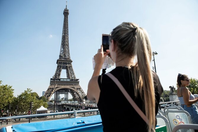 Paris Bus Sightseeing Tour From Disneyland Paris - Host Response