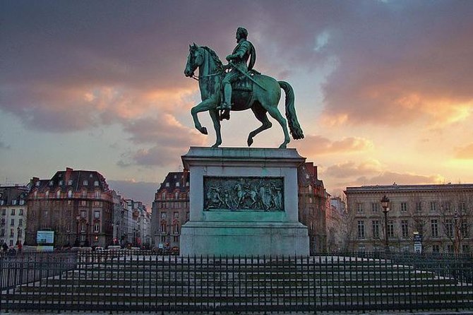 Paris by Night Walking Tour: Ghosts, Mysteries and Legends - Massacre at St. Germain De Auxerrois