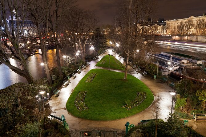 Paris by Night Walking Tour: Ghosts, Mysteries and Legends - Winding Alleyways and Significant Sites