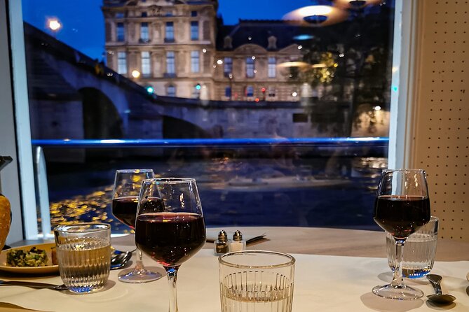 Paris Capitaine Fracasse 3 Course Seine River Dinner Cruise - Sightseeing Along the Seine River