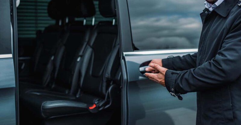 PARIS : Charles De Gaules Airport to PARIS : Your Transfers - Vehicle Details