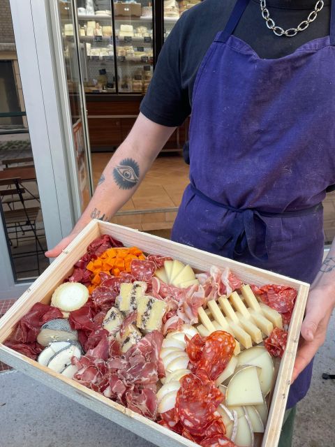 Paris: Cheese and Wine Tasting Experience in Montmartre - Savoring Cheese and Wine Pairings