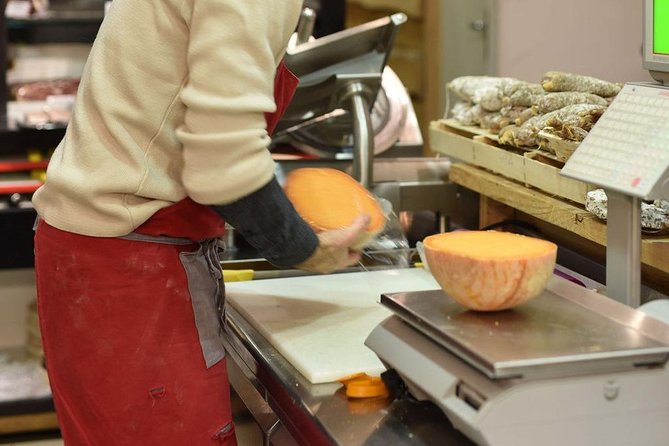 Paris Cheesemaking Workshop Including Wine and Cheese Tasting With an Expert - Discover the Art of Cheesemaking