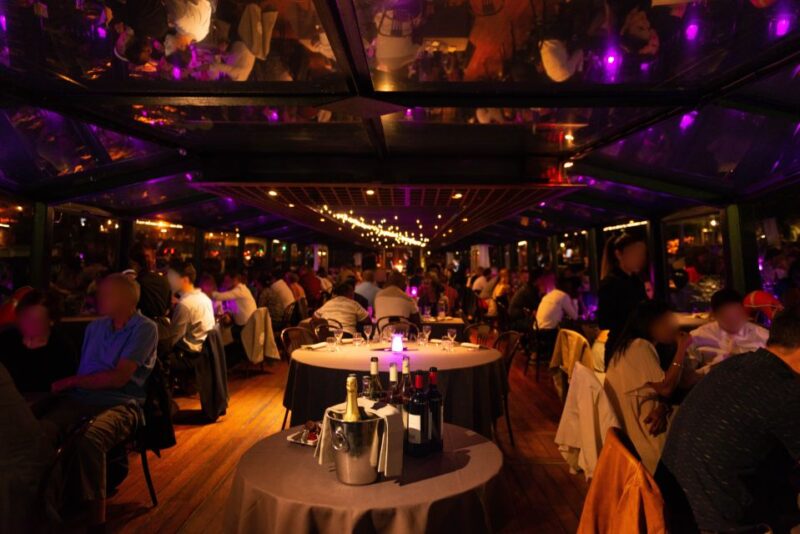 Paris: Christmas Lunch or Dinner Cruise - Iconic Landmarks and Cruise