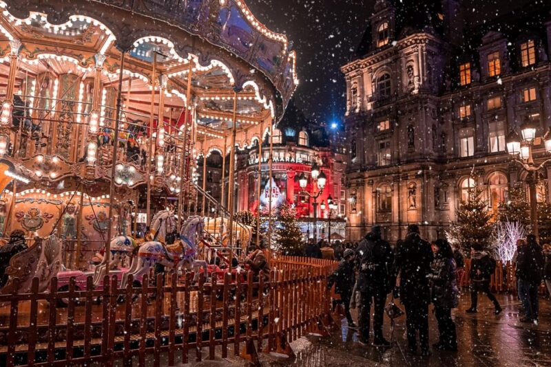 Paris: Christmas Market Guided at Notre Dame & Food Tasting - History and Significance of Notre Dame Cathedral