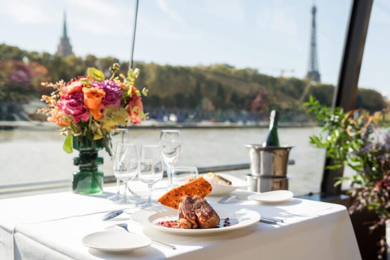Paris : Christmas Special Lunch Cruise on the Seine River - Convenient Departure and Boarding Process