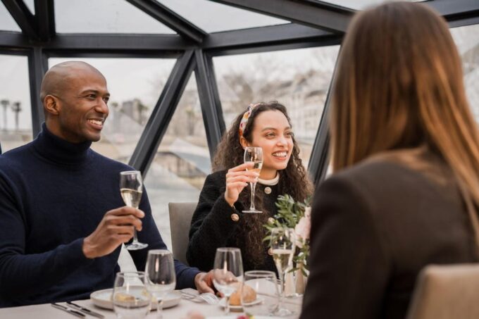 Paris : Christmas Special Lunch Cruise on the Seine River - Customer Feedback and Ratings