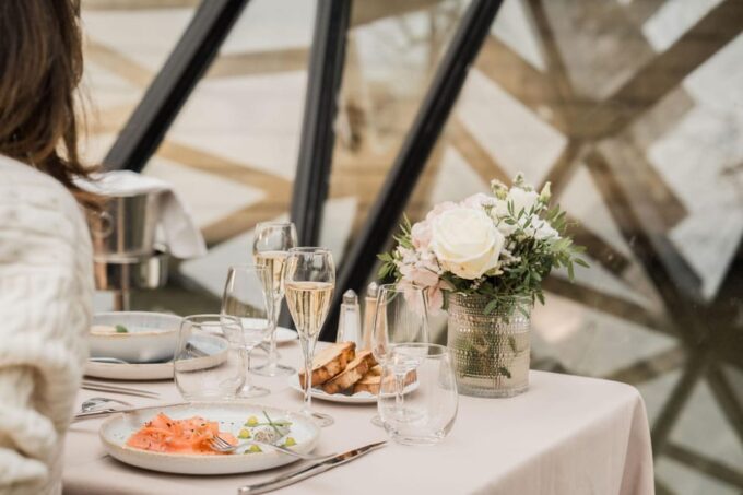 Paris : Christmas Special Lunch Cruise on the Seine River - Why Choose the Christmas Special Lunch Cruise?