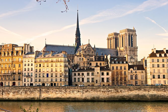 Paris City Center & Louvre Museum Exclusive Guided Tour -Reserved Entry Included - Exploring Paris History
