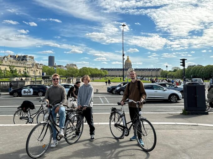 Paris: City Highlights Bike and E-Bike Tour - Tour Duration and Pace