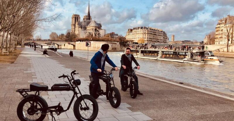Paris: City Highlights Private Electric Bike Tour With Video - Video Keepsake