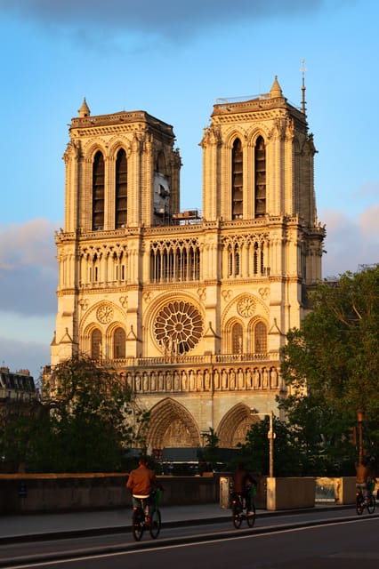 Paris: City Sightseeing Tour With Professional Photoshoot - Logistics and Meeting Point