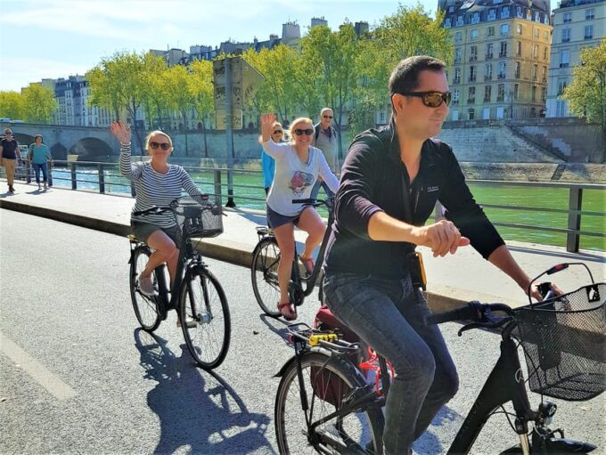 Paris: City Treasures Bike Tour - Suitable Participants
