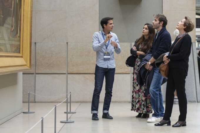 Paris: City Walk and Louvre Museum Tour - Explore the River Seine