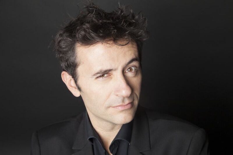 Paris: Comedy Show in English - How to Become a Parisian - Cultural Exploration and Highlights