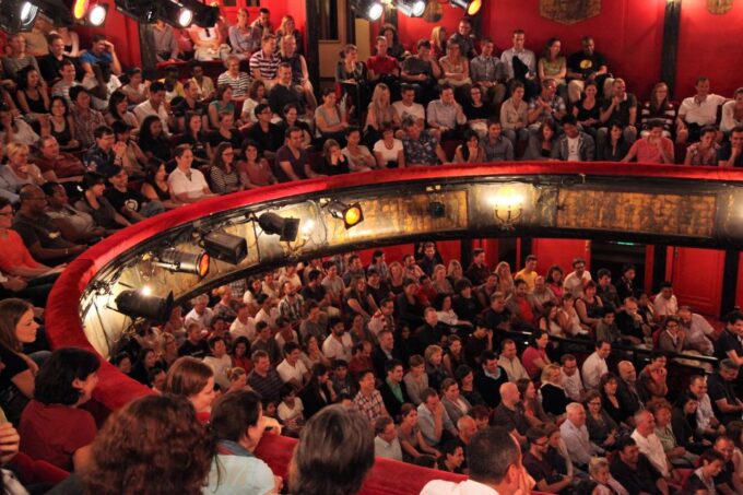 Paris: Comedy Show in English - How to Become a Parisian - Audience Interaction and Atmosphere