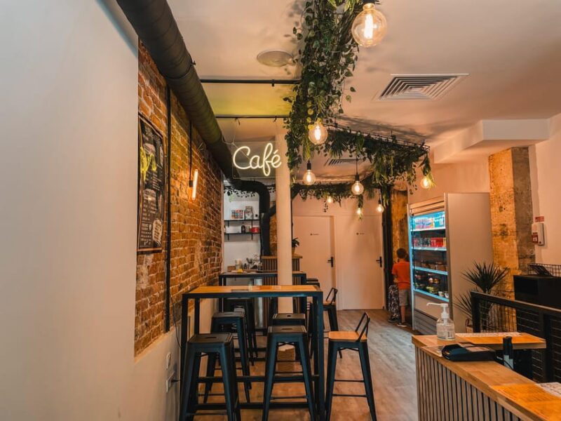 Paris: Crepes and Cider Tasting Experience - Setting and Atmosphere