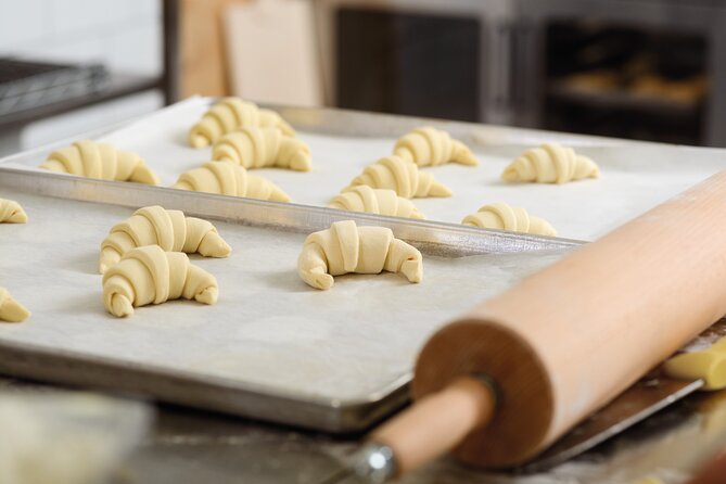 Paris Croissant Small-Group Baking Class With a Chef - Class Details