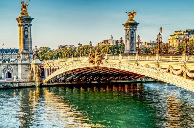 Paris: Day or Sunset Cruise With Drink, Ice Cream or Dessert - Meeting Point and Location