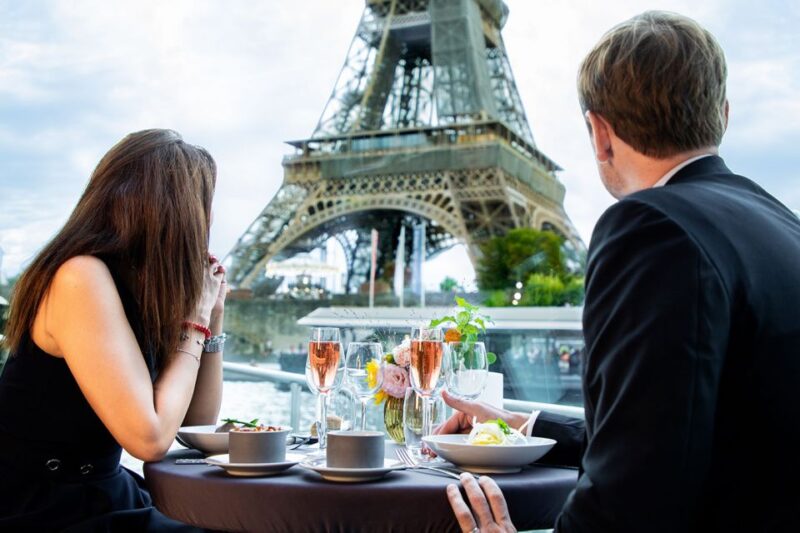 Paris: Dinner Cruise on the Seine River at 6:15 PM - Highlights