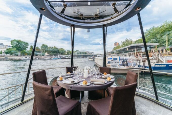 Paris: Dinner Cruise on the Seine River at 8:30 PM - Dress Code and Security