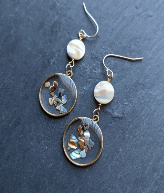 Paris: Duo Resin Jewelry Workshop (Necklace & Earrings) - Key Points