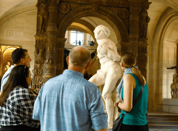 Paris: Early Morning Louvre Private Guided Tour With Pickup - Designed for Art Enthusiasts and Curious Travelers