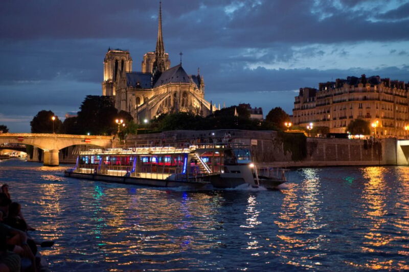 Paris: Eiffel Tower Dinner Cruise With a Moulin Rouge Show - Dinner Cruise Experience