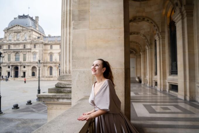 Paris: Eiffel Tower Flying-Dress Photoshoot @jonadress - What to Expect