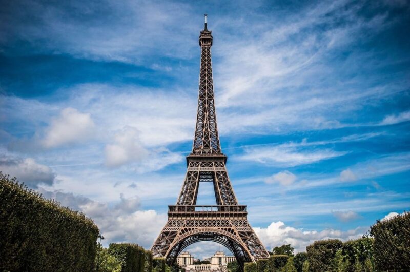 Paris: Eiffel Tower In-App Audio Guide - Audio Guide Features