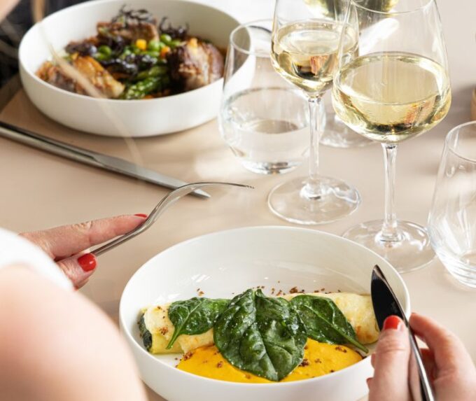 Paris: Eiffel Tower, Madame Brasserie, Refined Dinner - Digital Pass Requirement