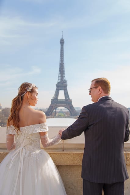 Paris: Eiffel Tower Photoshoot With a Professional - Details of the Photoshoot