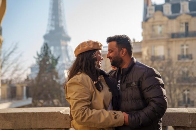 Paris: Eiffel Tower Photoshoot With a Professional - Capturing Unforgettable Moments