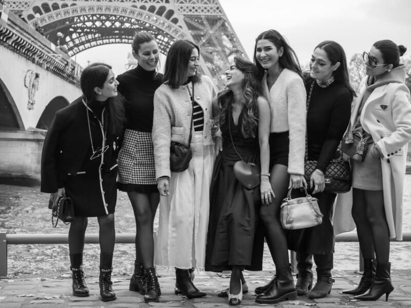 Paris: Eiffel Tower Private Photoshoot Experience - Pricing and Booking