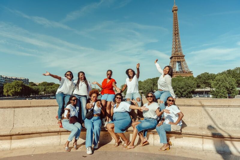 Paris: Eiffel Tower Street Photoshoot - Key Points
