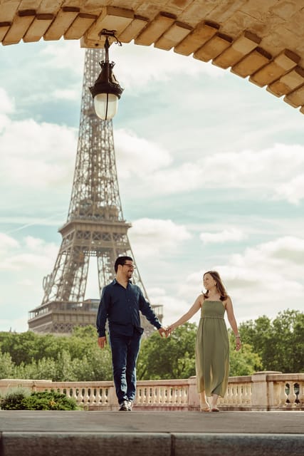 Paris: Eiffel Tower Street Photoshoot - Social Media Content