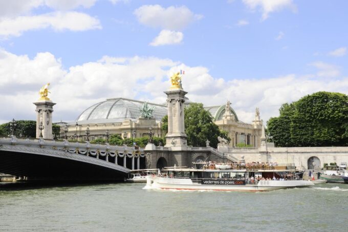 Paris: Eiffel Tower Tour & Seine River Cruise Tour - What to Expect on the Tour