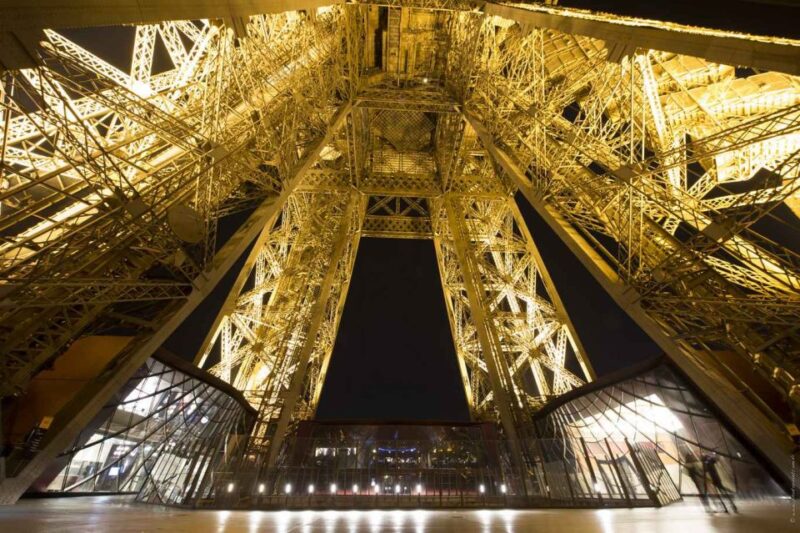 Paris: Elegant Dinner With Drinks in the Eiffel Tower - Beverage Options