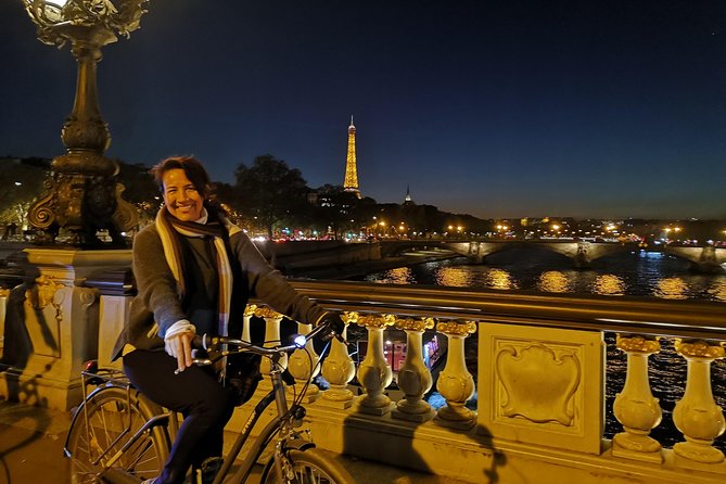 Paris Evening City of Lights Small Group Bike Tour & Boat Cruise - Guided Commentary