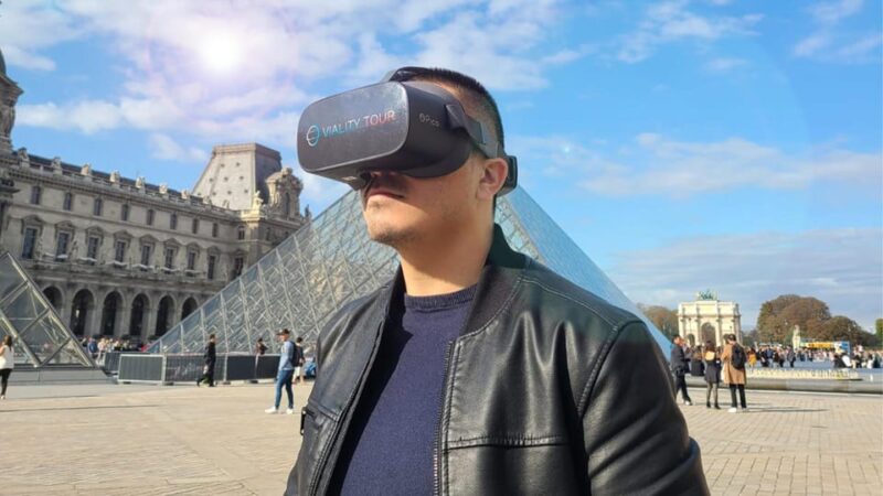 Paris: Experience the History of the Louvre With Virtual Reality - Key Points