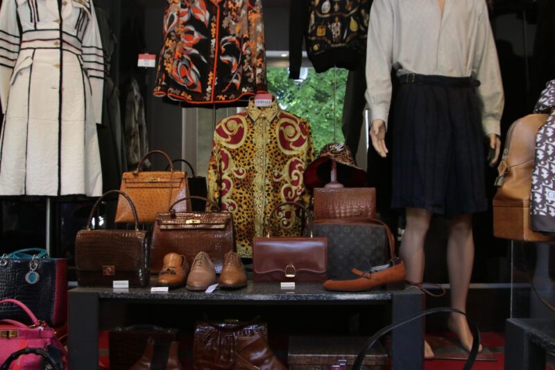 Paris: Fashion History Walking Tour in the Heart of Paris - Key Points