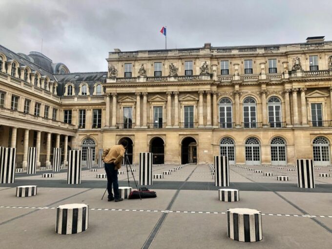Paris: Fashion History Walking Tour in the Heart of Paris - The Psychology of Fashion: Trends, Influencers, and Cultural Reflection