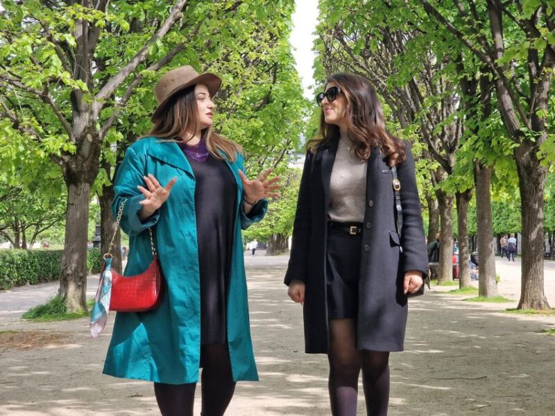 Paris: Fashion Tour Chanel, Sex and the City, Emily in Paris - Key Points