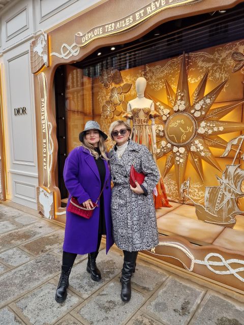 Paris: Fashion Tour Chanel, Sex and the City, Emily in Paris - Fashion and Shopping Tips