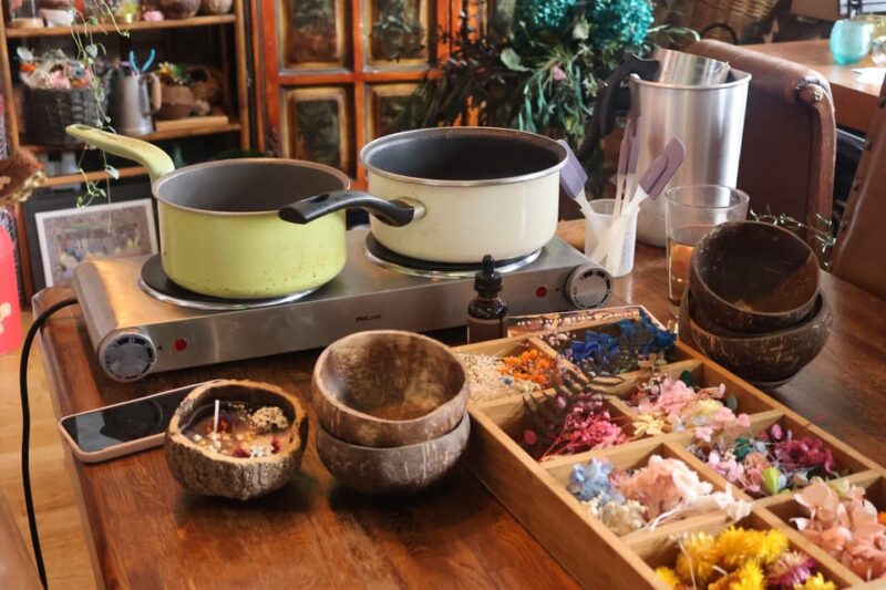 Paris: Floral Scented Candle Making Worskshop - Crafting Floral Scented Candles