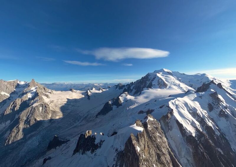 Paris: Fly Over France Virtual Reality Experience - Key Features Highlighted