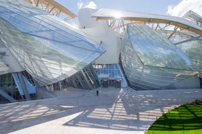 Paris: Fondation Louis Vuitton Premium Access Ticket - Visitor Policies and Guidelines