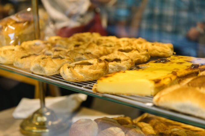 Paris: Food and Wine Tasting Walking Tour in Le Marais - Discovering the Heart of Pariss Old Jewish Quarter