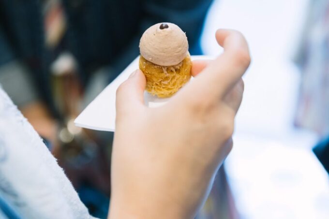 Paris: Food and Wine Tasting Walking Tour in Le Marais - Indulging in Family-Run Businesses in Le Marais