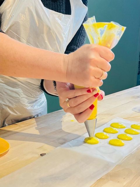 Paris: French Macaron Culinary Class With a Chef - Class Size and Duration